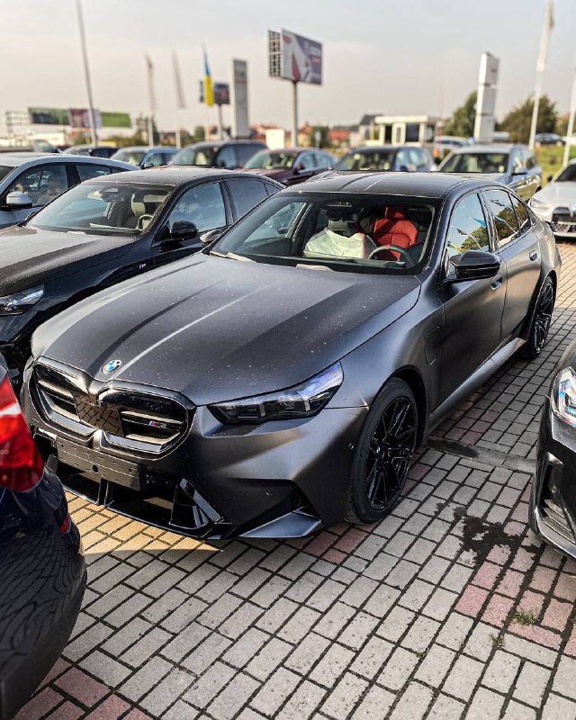BMW M5 4
