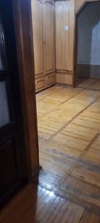 Kvartira 5 xona 1chi etaj faqat oylaliga beriladi