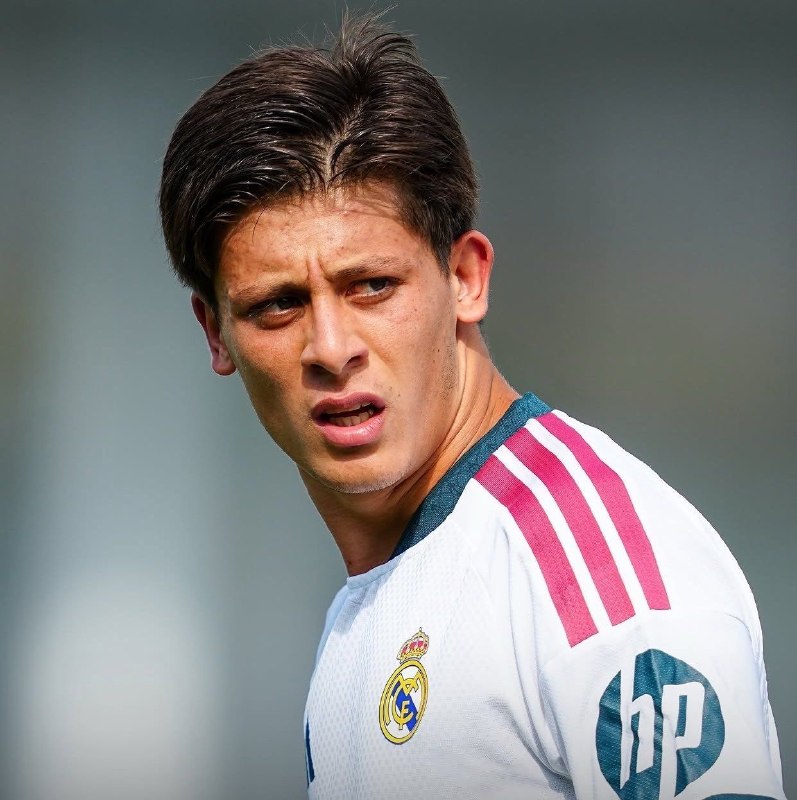 رئال مادرید | Real Madrid: 🔴آردا گولر در دوران پیشفصل، بهترین بازیکن رئال مادرید بود.🤍🔻این بازیکنِ ترکیهای، گزینه اصلی برای حضور در پست هافبک هجو