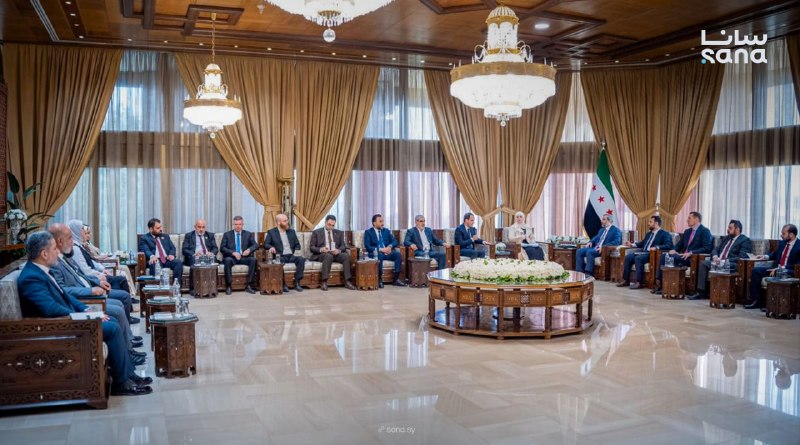The Minister of Foreign Affairs and Expatriates, Asad Hassan Al-Shibani, held a session today, Saturday, with the Committee for Diplomatic and Consular Affairs in the People's Assembly, in the presence of a number of advisers and department managers in the ministry.
