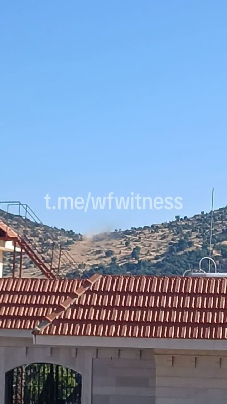 ️🇱🇧🇮🇱 דחפורים ישראלים מבצעים פעילות הריסה בתוך היישוב כפר צ'ובה, דרום לבנון.