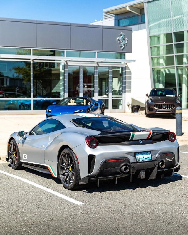 Ferrari 488 Pista Piloti 2