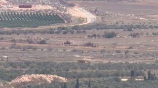 הכיבוש ממשיך בפעולות הדחפור והחבלה שלו במישור טורמוס איה, צפונית לרמאללה.