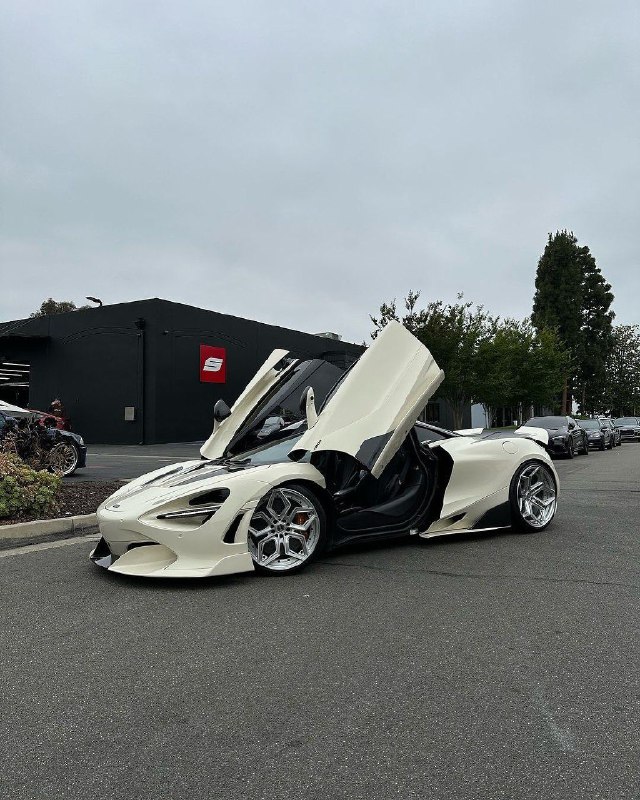 1000-сильный McLaren 720s 6
