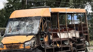 Россия ударила по Сумам. Погибли четыре человека, 17 пострадалиРоссийская армия нанесла удар тремя управляемыми авиабомбами по гражданской инфраструктуре города Сумы. Как минимум четыре человека погибли, еще 17 пострадали. Об этом сообщил глава ОВА Олег Гр