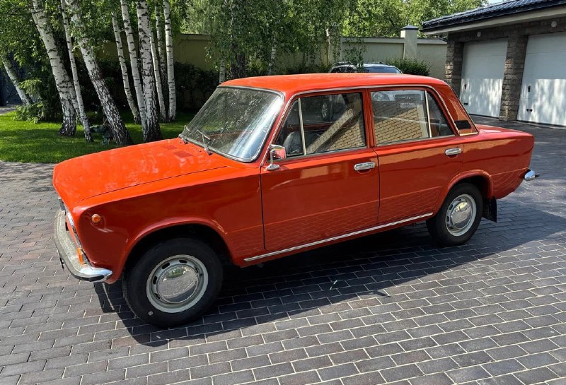 Редкую «Копейку» с «автоматом» выставили на продажу за 10 млн рублей 2