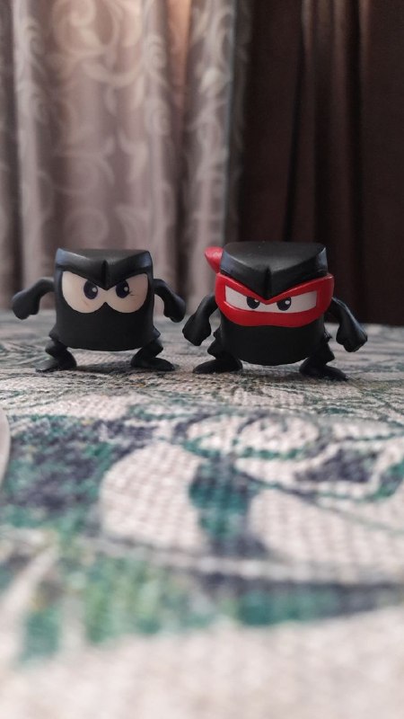 Продам две колекционых фигурок из игры King of Thieves. Одна 30ლ состояние нормальное повреждений не — фото 1