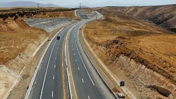 اخبار همدان: وزیر راه اعلام کرد؛ جهش تحویل مسکن تا ۶ ماه آینده 🔹️وزیر راه و شهرسازی: حدود ۳۵۰ هزار نفر از متقاضیان واجد شرایط در دهک