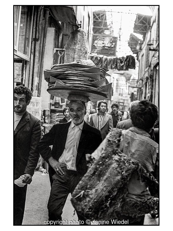دنیای قدیم(تاریخی نوستالژی): مجموعه ای از عکسهای بازار تهران دوره پهلوی @Oldonyaمجموعه ای از عکسهای بازار تهران دوره پهلوی @Oldonya