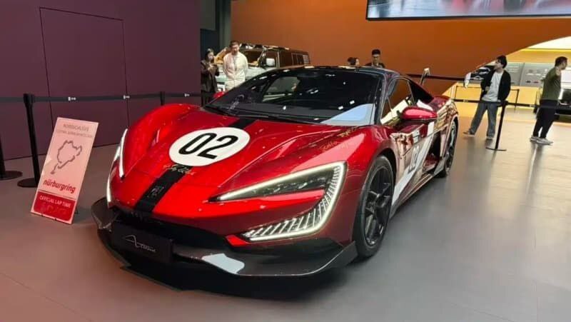 Yangwang показал вживую гиперкар U9 Xtreme, который ранее показал на Нюрбургринге рекордные 6 минут 