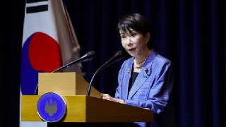 日本政界大佬表示：“高市首相极其危险”周三12日，日本立宪民主党众议员小泽一郎更新了他的X账号。他称首相高市早苗对安全政策的回应“过于鲁莽”，并表示“高市首相极其危险”。 小泽一郎为众议院议员（当选16届）。曾任自民党干事长、民主党干事长、民主党代表、自由党代表。👉 继续浏览后续：https://rfi.my/CAzq.g