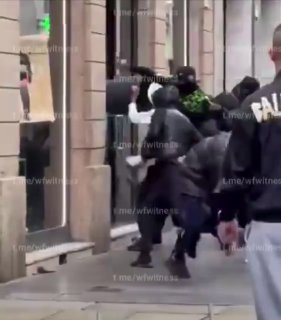 ️🇮🇹 More photos from the riots that took place in Milan, Italy.