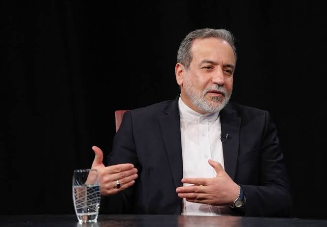 روزنامه ایران: ⭕ عراقچی: تا آخرین نفس و قطره خونمان پای منافع ملی میایستیم🔹وزیر امور خارجه در مراسم تجلیل از خبرنگاران حوزه سیاست خار