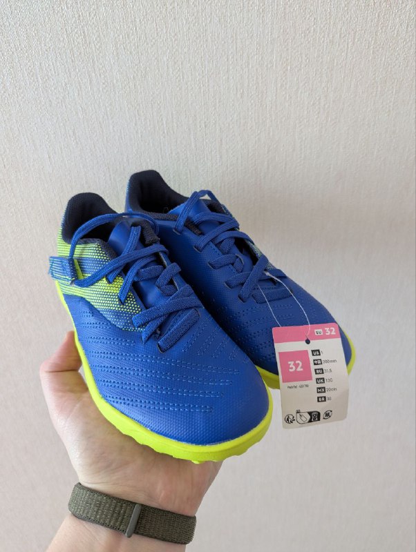 Бутсы детские, сороконожки. Decathlon. Размер 31,5 (20 см) Абсолютно новые. 30 лари. — фото 1
