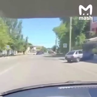 Брат из Дагестана получил штраф и лишение водительских прав за местные свадебные обычаи. Лееее, обидно.19-летний парень из Избербаша перекрыл дорогу кортежу, но сделал это без уважения — выехал на встречку и пересёк двойную сплошную. По обычаю ему должны б