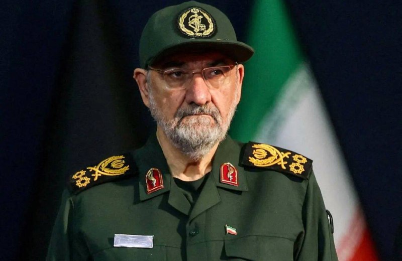 خبر آنلاین: محسن رضایی: حمله ترامپ اشتیاق کشور ها برای تولید سلاح هستهای را بالا برده، به خصوص اینکه سازمان انرژی اتمی برای جلوگیری