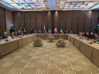 Готовящиеся переговоры между Россией, Украиной и США. Что нового:🔹 Украина готовится к проведению нового раунда трехсторонних переговоров в октябре, заявили глава Офиса президента Кирилл Буданов и лидер фракции «Слуга народа» Давид Арахамия. Представитель 