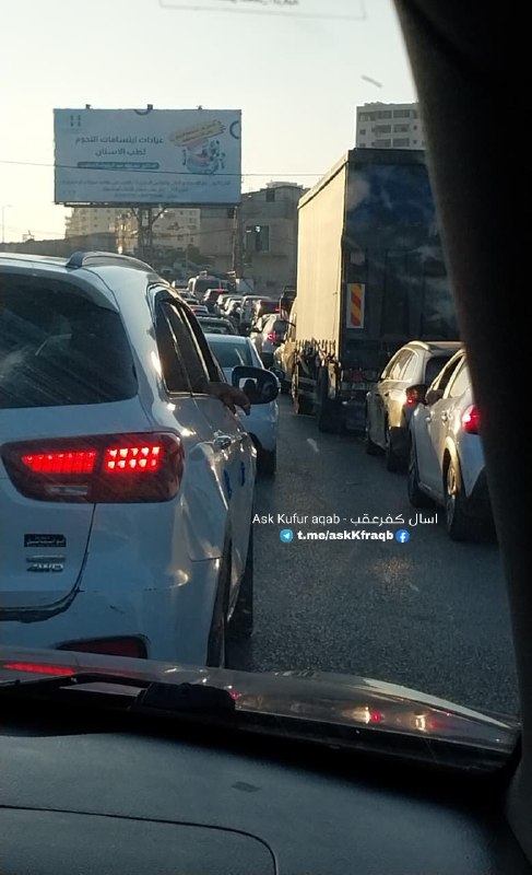 احتلال يشدد الإجراءات على حواجز القدس.. تكدس للمركبات في جبع وقلنديا