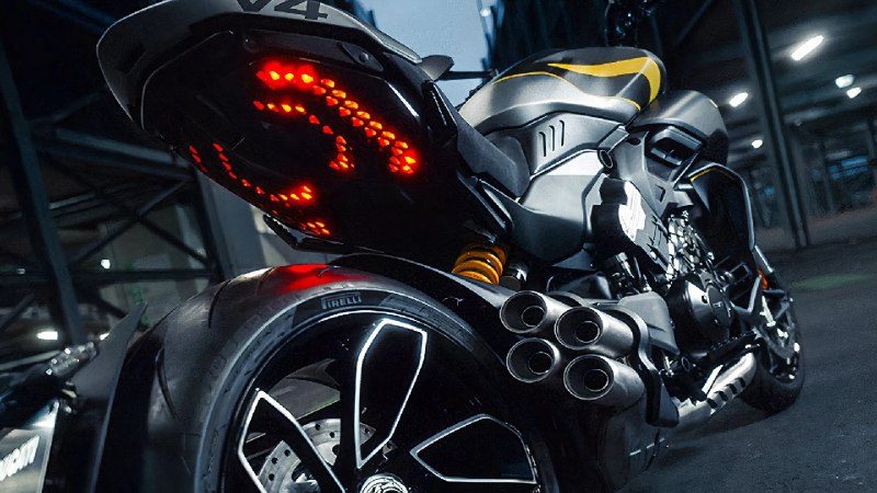 Думаете, Ducati — это вечно ломающиеся итальянские спортбайки с характером буйно
