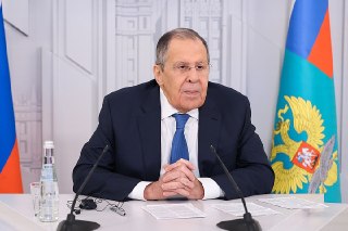 Лавров отрицает, что Россия передает Ирану разведданные о расположении американских военных базПо словам главы МИД РФ Сергея Лаврова, Москва действительно имеет «тесные отношения» с Тегераном. В частности, страны заключили соглашение о военно-техническом с
