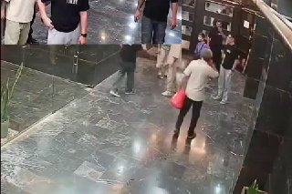 מעצרם של מבצעי הטבח בפירמארד קראג'י חסן מדדי, התובע הכללי והמהפכני של מחוז אלבורז, בנוגע לסרטון שפורסם באינ…