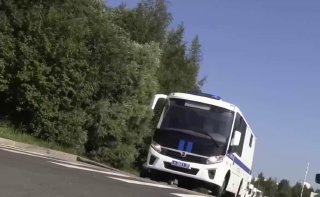 В Петербурге нашли Bentley автоблогера AcademeGa во время рейда в гаражном коопе