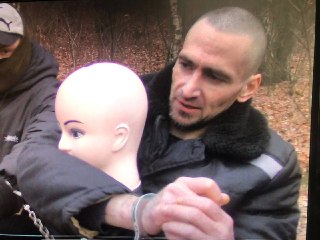 ⚡️ Маньяк, на счету которого 15 жертв, сбежал из госпиталя, куда попал по ранению на СВО, и уже полгода скрывается в Ленобласти. Полгода военные об этом молчали41-летний Андрей Кийко известен своим прозвищем — «сосновский маньяк». По парку «Сосновка» в Пет