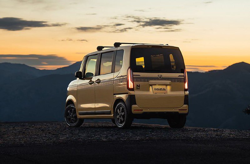 Honda N-Box получила тюнинг в стиле Range Rover 2