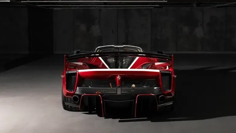 Редчайший Ferrari FXX K пустят с молотка — в мире всего 40 таких автомобилей. 3