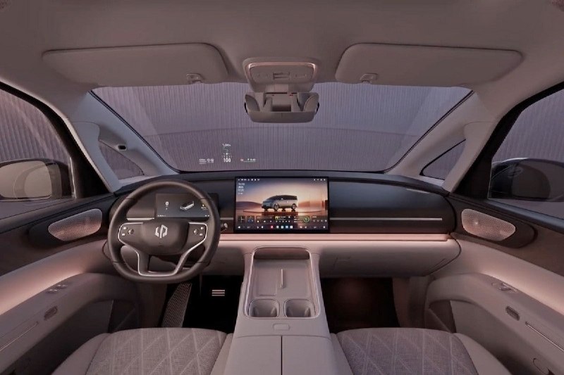 Leapmotor показал роскошный минивэн D99 2