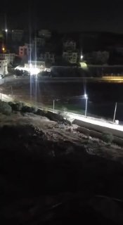 כוחות ישראל הישראלים מסתערים על הכפר אל-מוג'יר, צפונית מזרחית לרמאללה.