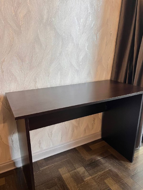 Продам стол, 70 лар. Новый бульвар, самовывоз