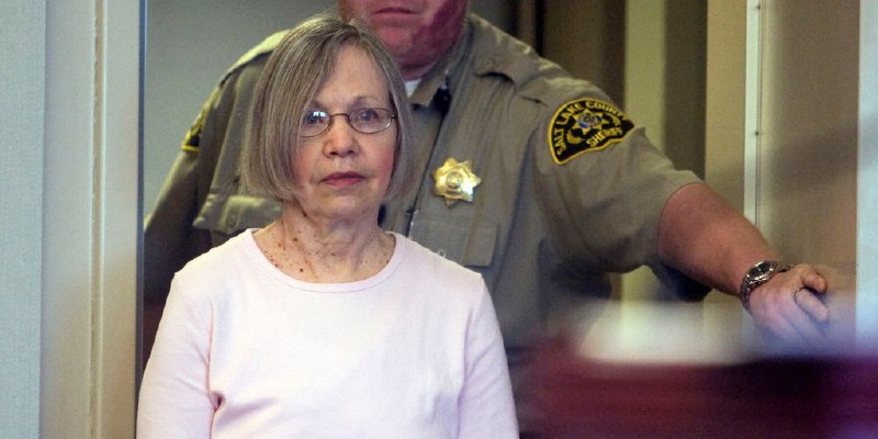 Woman who held Elizabeth Smart captive for months is arrested after visiting park