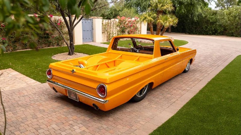 На аукцион выставили 1200-сильный рестомод Ford Ranchero 4