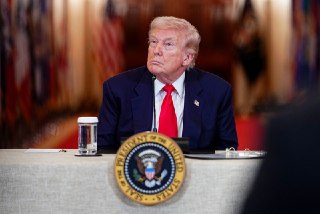 Трамп заявил, что недоволен избранием Моджтабы Хаменеи новым верховным лидером ИранаОб этом президент США сказал в беседе с журналистом Fox News Брайаном Килмидом. Ранее Трамп заявлял, что новому верховному лидеру Ирана нужно будет получить одобрение от СШ