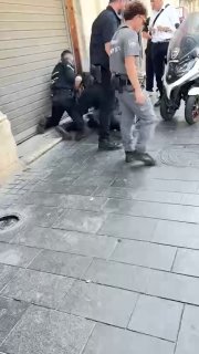 כוחות הכיבוש תקפו באכזריות צעיר מירושלים הכבושה, בעת שהיה בתוך השטחים הכבושים ב-1948.