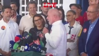 הסיבוב השני של הבחירות לנשיאות יוצא לדרך בברזיל. הנשיא הנוכחי, לולה דה סילבה, פרש את דגל ברזיל ונזף ביריביו…