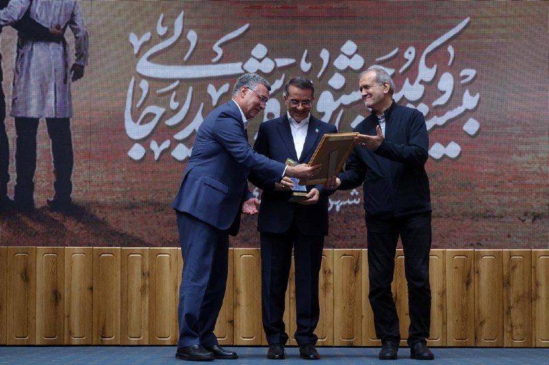 وبدا؛ رسانه سلامت وزارت بهداشت: 🔻در بیست‌ویکمین جشنواره شهید رجایی؛✅ وزارت بهداشت فاتح «یاور فتح» و رتبه برتر «تبیین تلاش» برای اقناع افکار عمومی شد🔹وزا