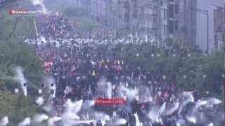 מיליוני המונים ממשיכים לנהור לכיכר המהפכה כדי להתאבל על האימאם שנהרג שלנו