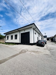 2 сотих участка сотилади