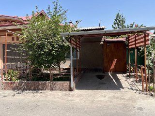 Mirzo Ulug'bek tumanida, «Salom» choyxonasi ro'parasida yer sotiladi