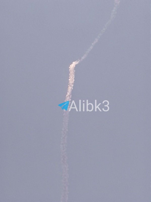 חדשות על שיגור הטיל התימני לעבר ספינות סעודיות בים האדום.