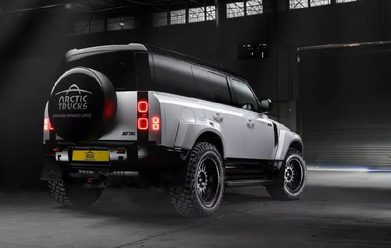 Компания Arctic Trucks представила внедорожную версию Land Rover Defender 3