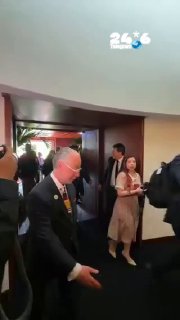 🇮🇱 קולומביה: טקס השבעת נשיא קולומביה הנבחר אבאלרדו דה לה אספרייה בעיר קאלי. תראו איזה חיבוק חם בין נשיא א…