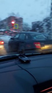 Автомобиль взорвался на дороге в Новгородской области, — СМИ.Во время движения «