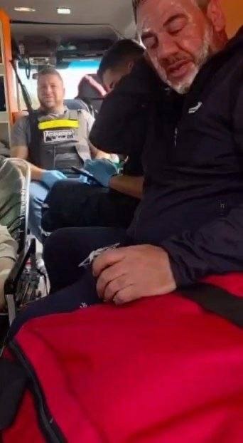 שבירה | לפחות פלסטיני אחד נפצע בתקיפה של מיליציות מתנחלים ישראלים על מוסק זיתים בכפר דיר ג'ריר, צפונית מזרח…
