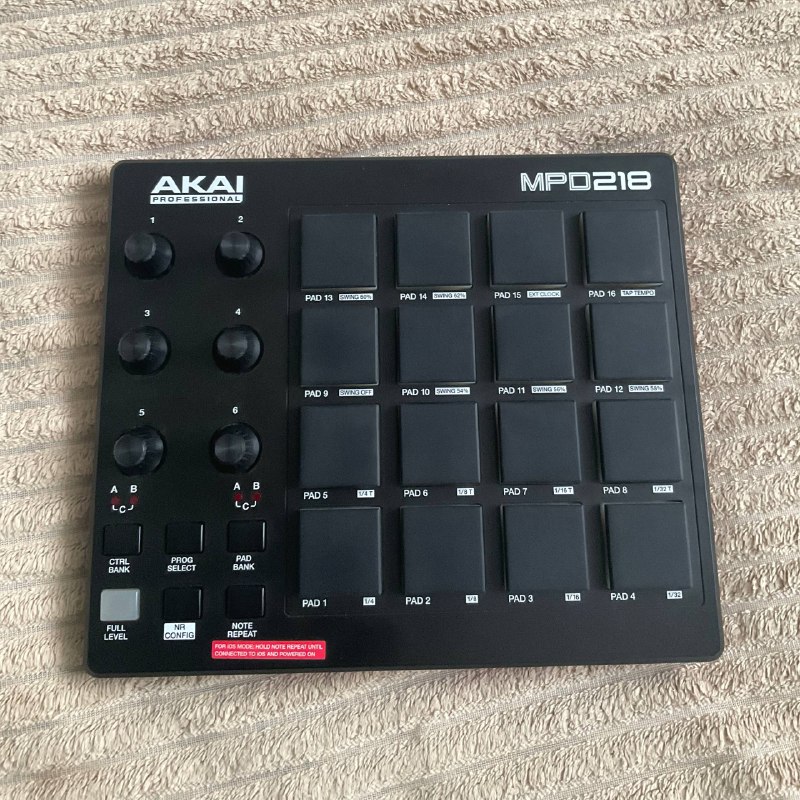 Akai MPD218 🎹 — фото 1