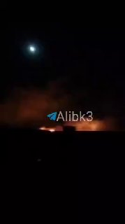 עמודי עשן מתמררים ממחנות האופוזיציה האיראנית בסולימאניה שבכורדיסטן העיראקית.
