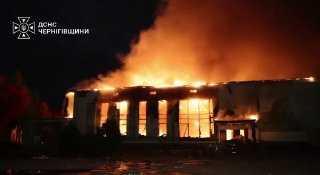 כטב"מים רוסיים תקפו מפעלים, מרכז קניות ואזורי מגורים במספר אזורים. מדובר בהרוג אחד וכמה פצועים. הנה מה שידו…