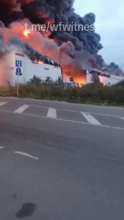 ️🇷🇺🇺🇦 סצנות מפודולסק, דרום מוסקבה, כשהמרכז הלוגיסטי הגדול ביותר של Wildberries (250,000 מ"ר) ששימש לכאו…